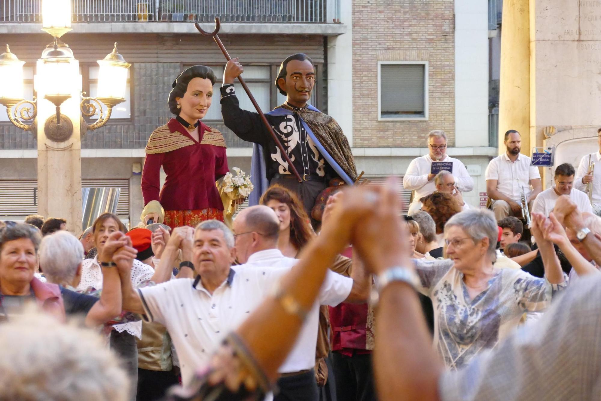 Gran expectació en la festa d'inauguració de la Casa Natal de Dalí