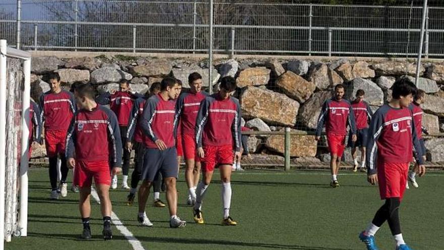Un entrenamiento del Marino de la pasada campaña en las instalaciones deportivas de Balbín.