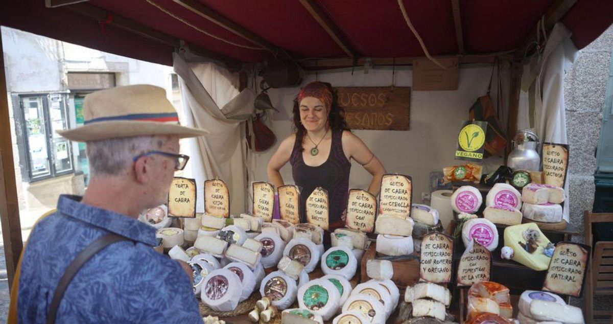 Ambiente de la feria este sábado. |  Iago López/ Roller Agencia