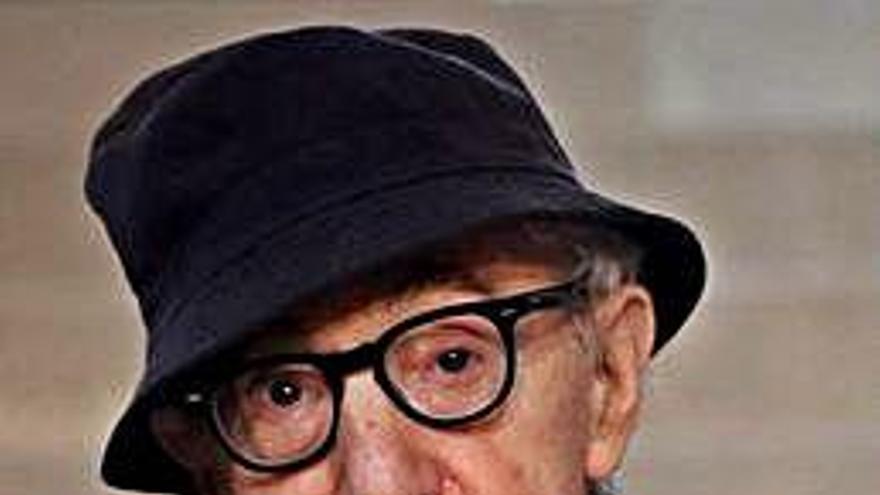 Woody Allen cambia de editorial y logra publicar sus memorias