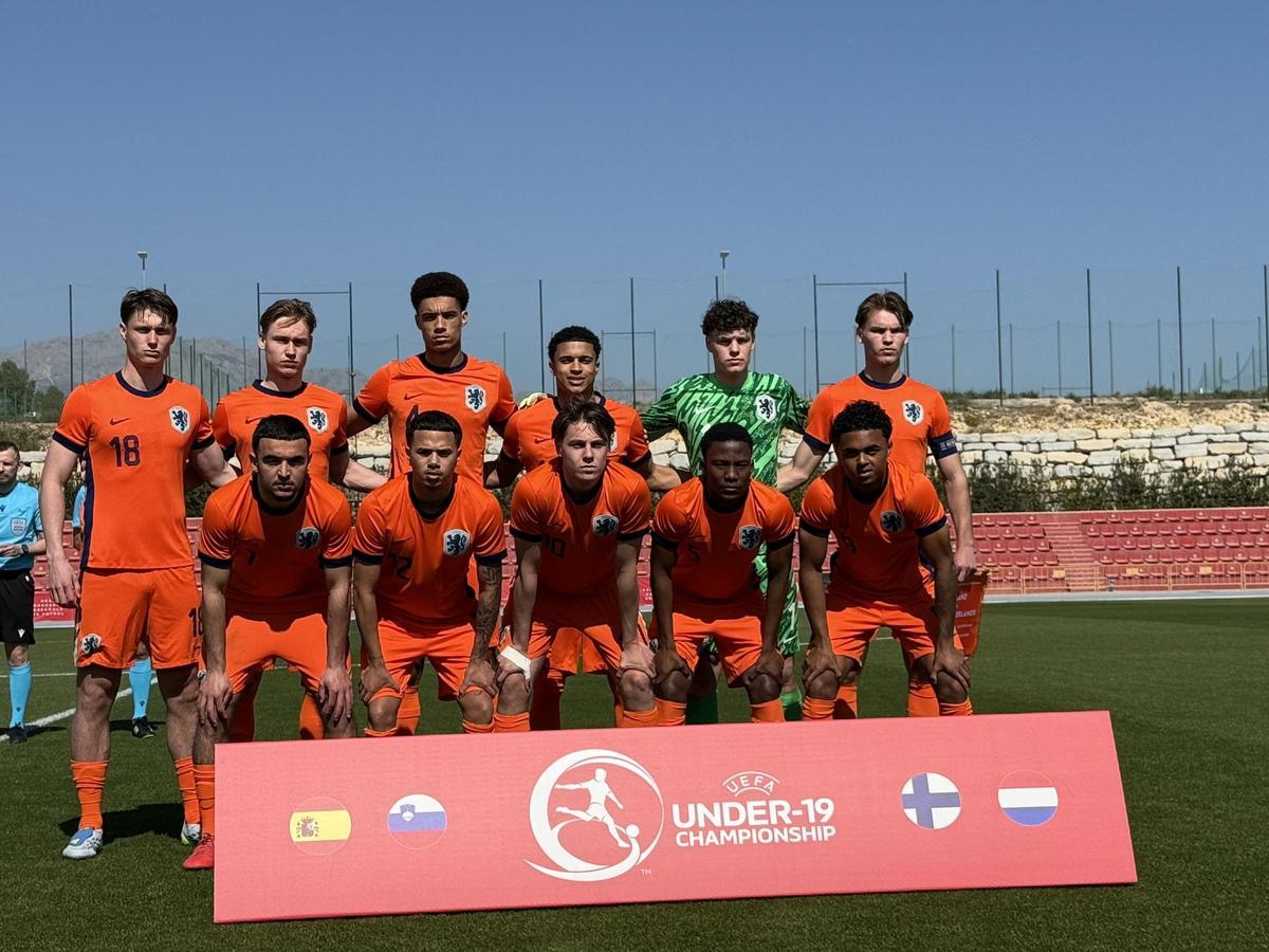Finlandia y Países Bajos jugaron ayer el partido correspondiente a la Ronda Élite UEFA en el Estadi Olímpic Camilo Cano de La Nucía con victoria por 0-3 de la selección neerlandesa.