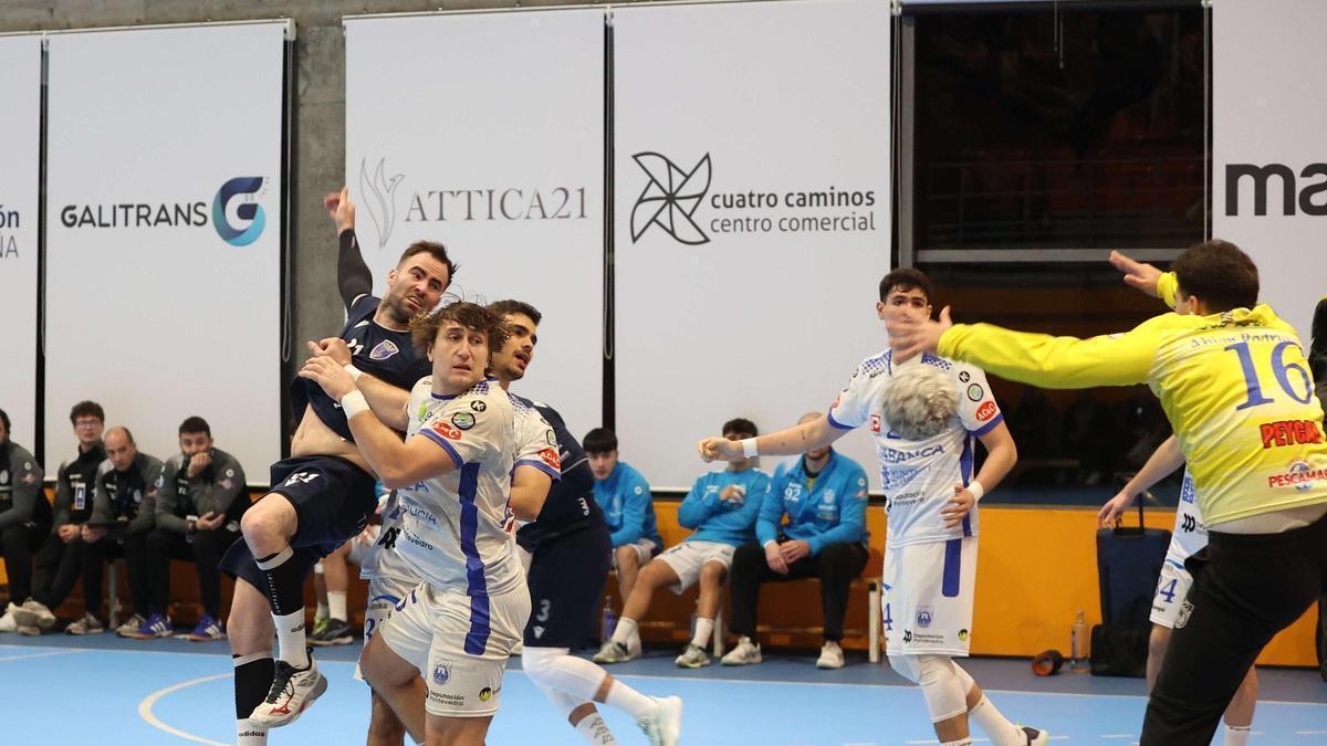 El OAR doblega al Cisne (27-20) con una defensa a prueba de bombas