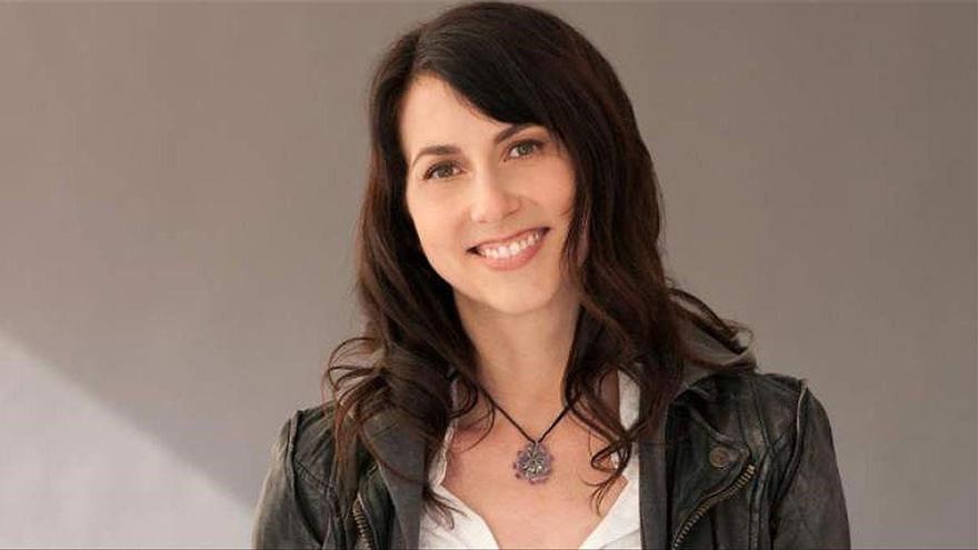 MacKenzie Scott, la exmujer de Jeff Bezos, se casa con el profesor de sus hijos