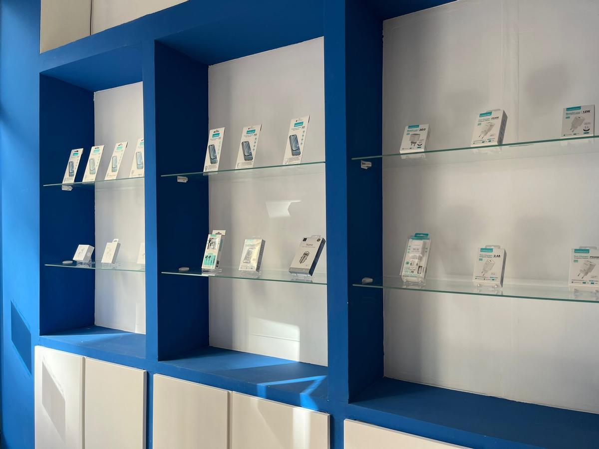 Uno de los expositores de MoviFix, tienda especializada en reparación de artículos informáticos