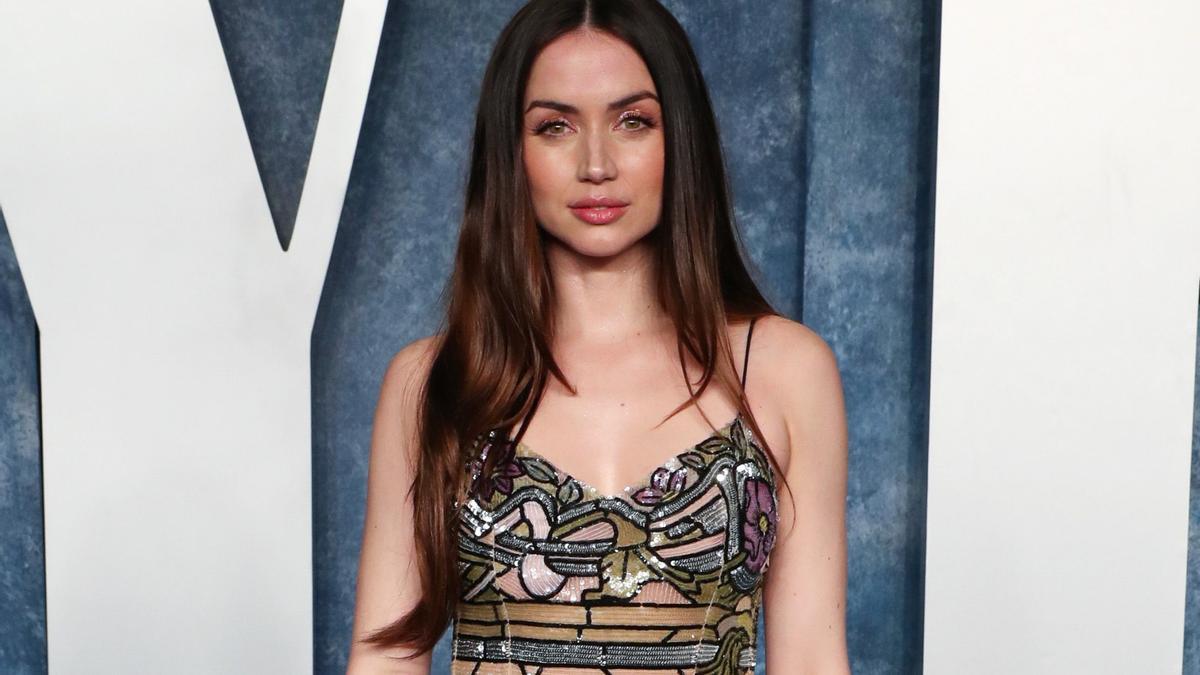 El secreto detrás del vestido vidriera de Ana de Armas en la fiesta post Oscar