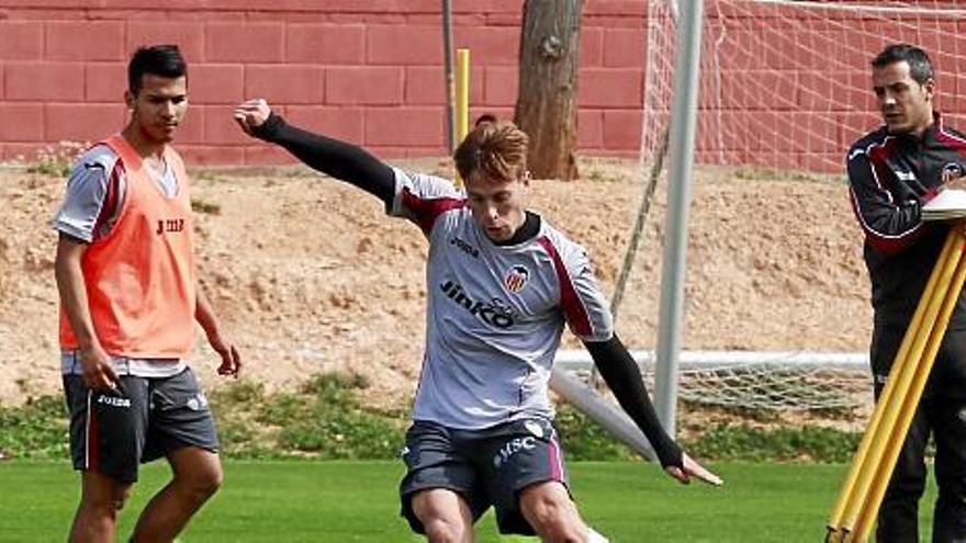 Sergio Canales hace trabajo extra en Paterna