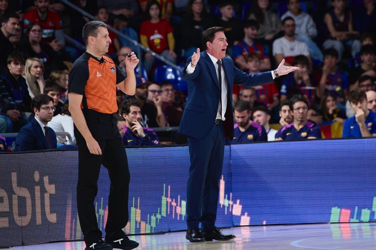 Xavi Pascual, siempre exigente con sus jugadores a pesar del plácido encuentro