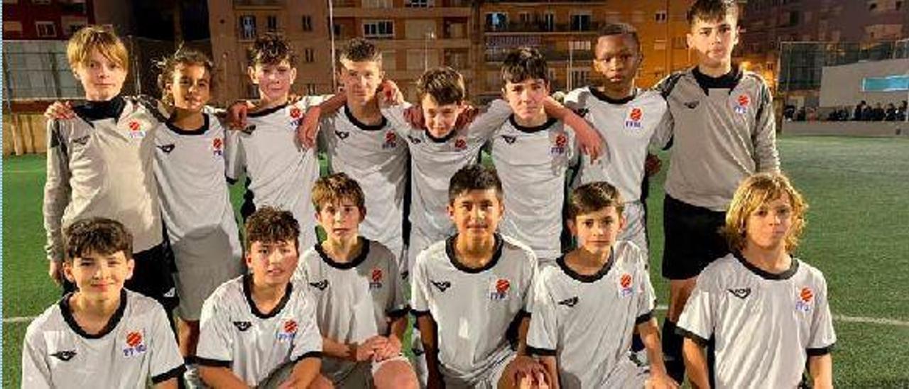 Selección balear sub-12 que se ejercitó en el campo de La Antoniana.