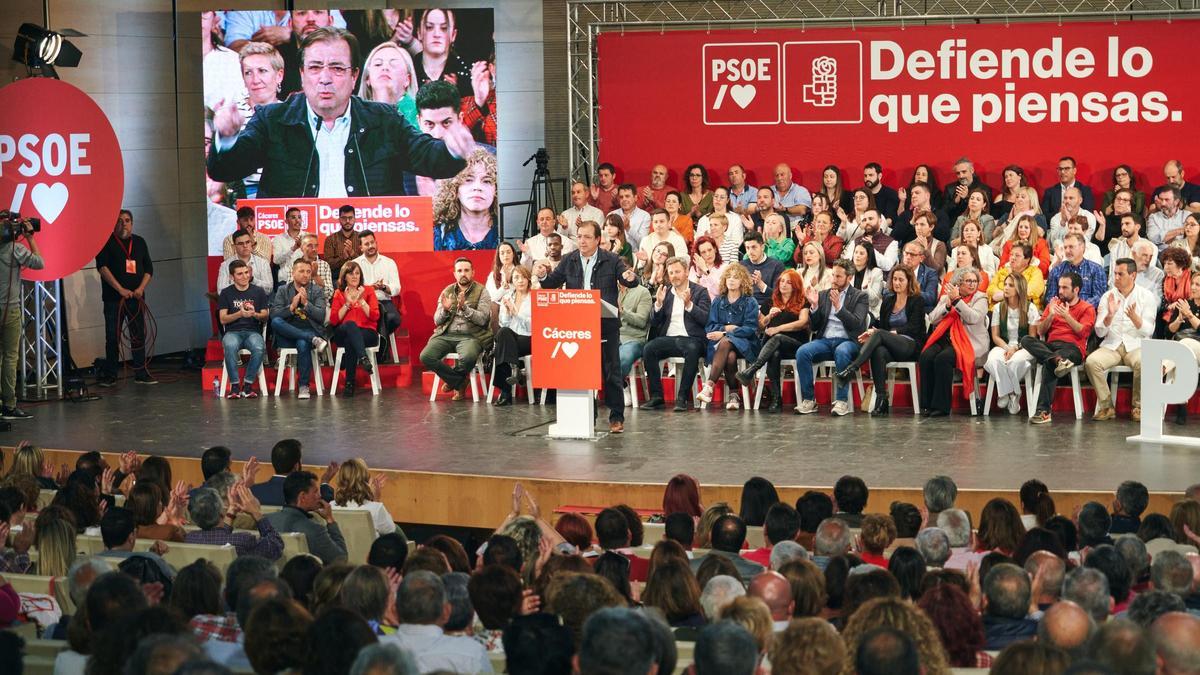 Mitin del PSOE en Cáceres.