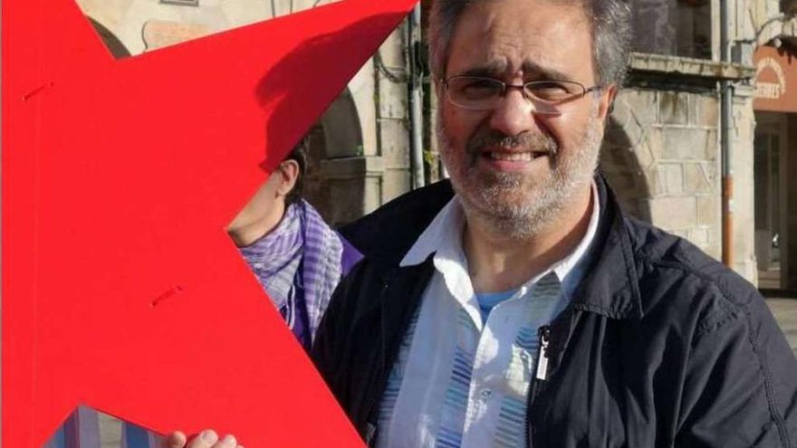 Xosé Collazo, candidato ao Senado por Nós e profesor no IES A Paralaia, de Moaña. //