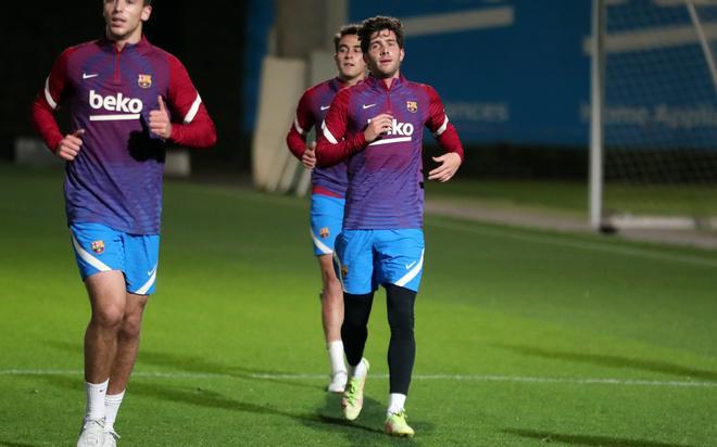 Las primeras imágenes de Alves en su regreso al Barça