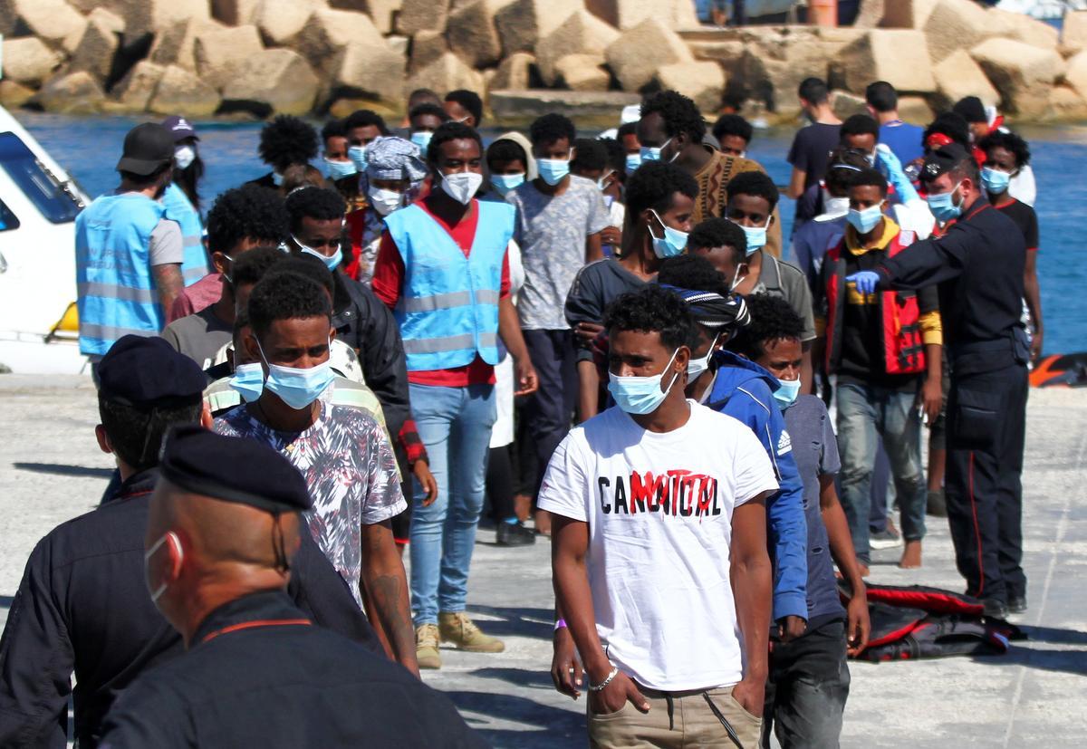 Desembarcament de 700 migrants a Lampedusa