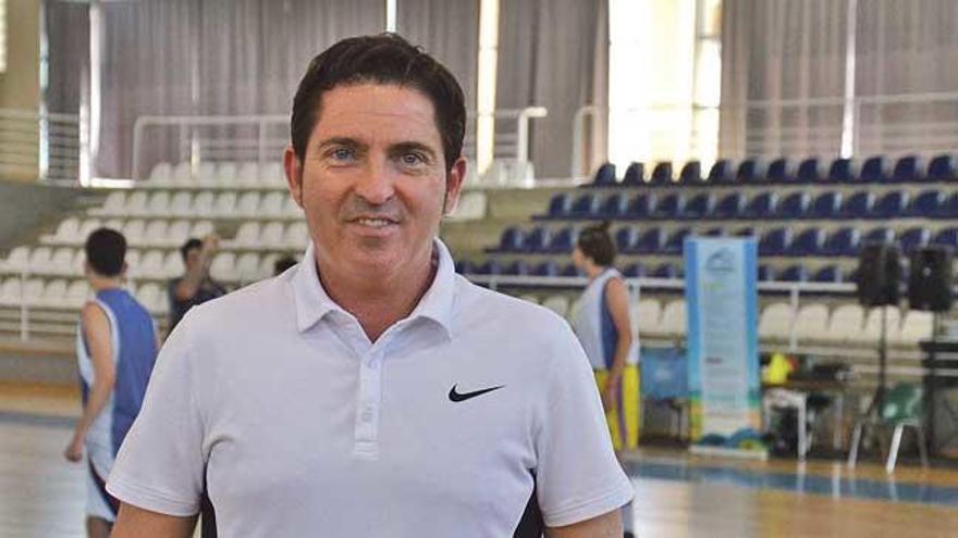 Xavi Pascual, en el Polideportivo Municipal de Muro.