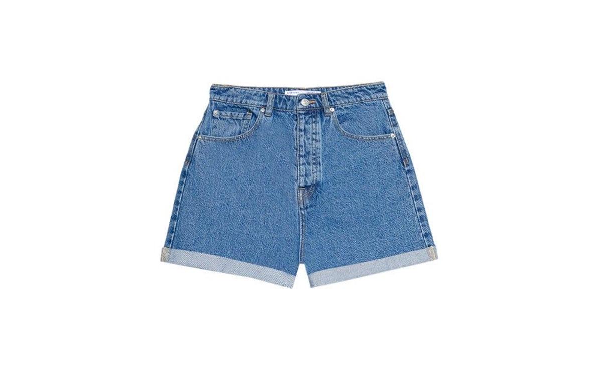 Short vaquero 'mom fit' de Stradivarius. (Precio: 17,99 euros)