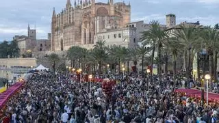 Miles de personas acuden al Raïm Wine Fest, que por primera vez se celebra en Palma
