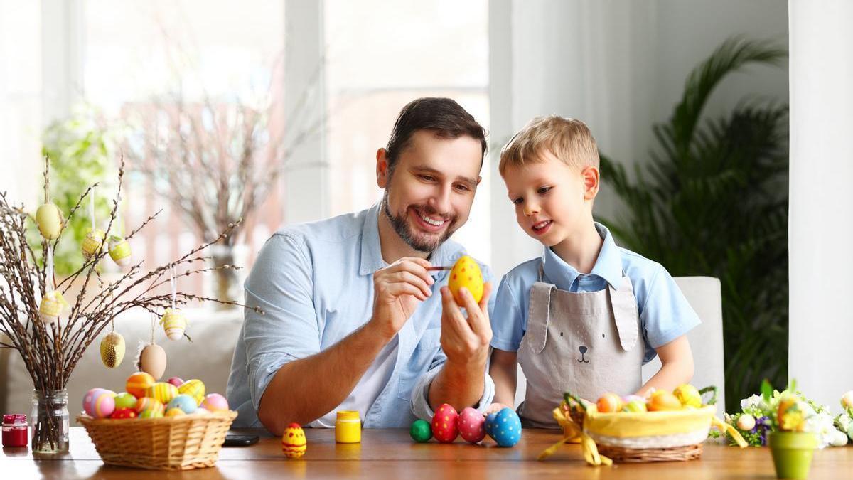 Cómo decorar un huevo de pascua: trucos y consejos para pintarlos con tus hijos