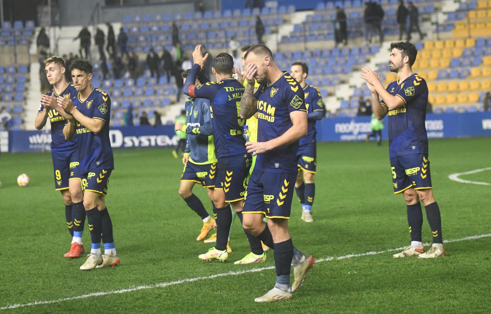 El Alcoyano ahonda la crisis del UCAM Murcia