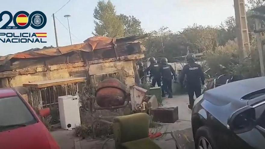 La madre que sustrajo a su hija tutelada de cinco años en Oviedo alega ansiedad para salir de la cárcel