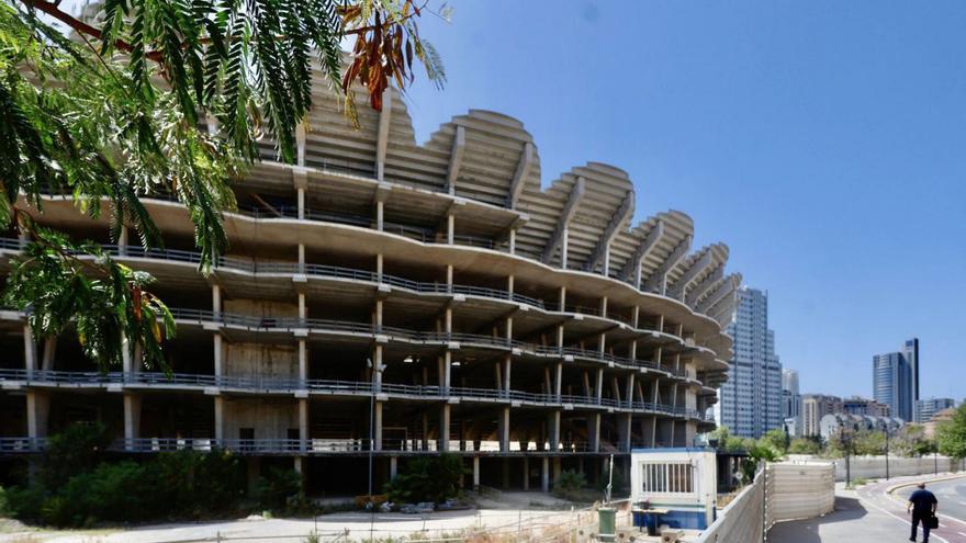 El estadio, en el tejado político