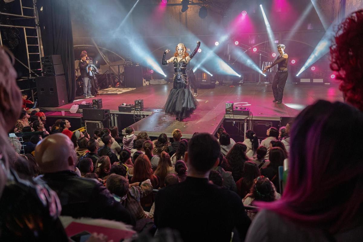 Gala del Concurso Drag Queen "Tomás Bravo" en Mérida.