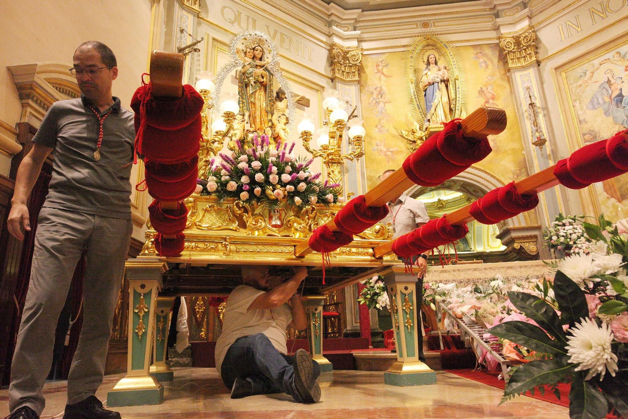 Las mejores imágenes de la ofrenda a la Mare de Déu del Roser en Almassora