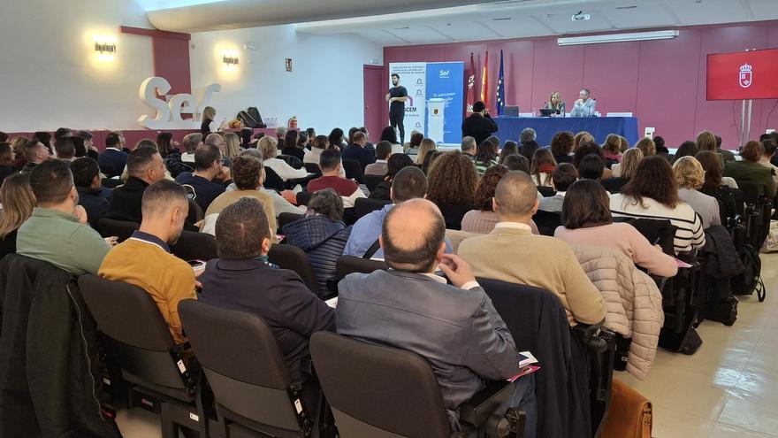 La Comunidad financia entre el 40 y el 60% del salario mínimo de los trabajadores de los centros especiales de empleo