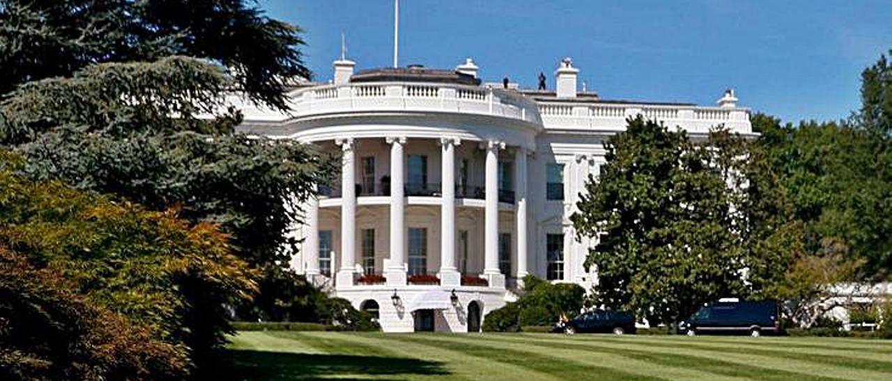 Fachada principal de la Casa Blanca, residencia del presidente de Estados Unidos.