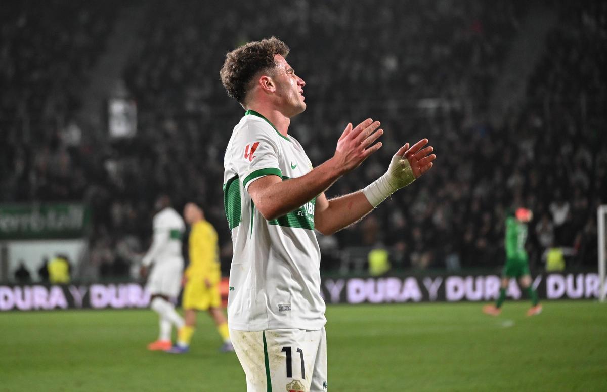 Germán Valera se lamenta durante el partido ante el Villarreal.