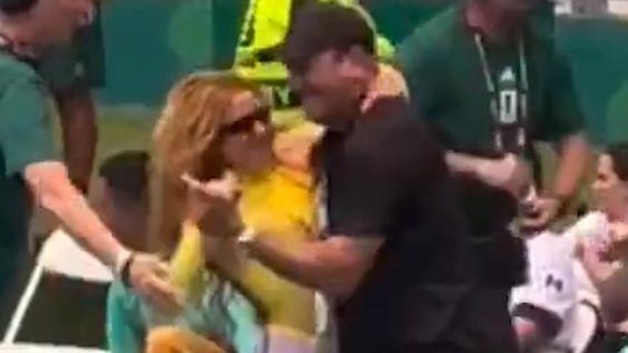Shakira solo quiere bailar: el merengue sonó y a ella se le olvidó salir del campo