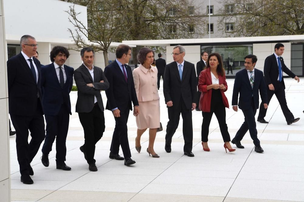 La madre de Felipe VI preside en la ciudad la celebración de los cien años de la institución benéfica y social.