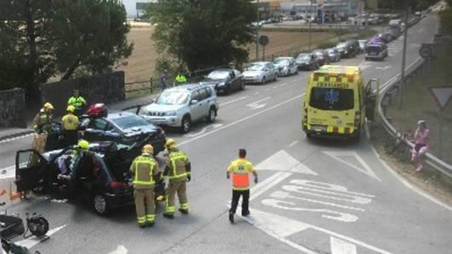 Les cues que va provocar el xoc dels vehicles a les Preses.