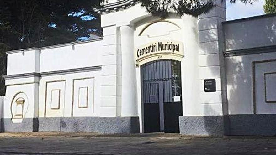 Imatge de l&#039;entrada al cementiri municipal de Castellterçol