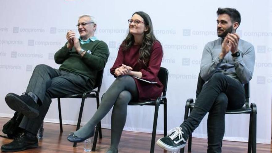 Joan Ribó, Mónica Oltra y Fran Ferri, durante el acto de presentación de candidatos a las primarias de Compromís, ayer.