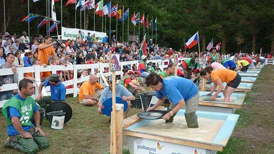 El Campeonato Nacional de Bateo de Oro se celebra el sabado y domingo en Navelgas