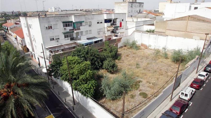 Decenas de parcelas de suelo urbano sin edificar pagarán IBI rústico en 2016 en Extremadura