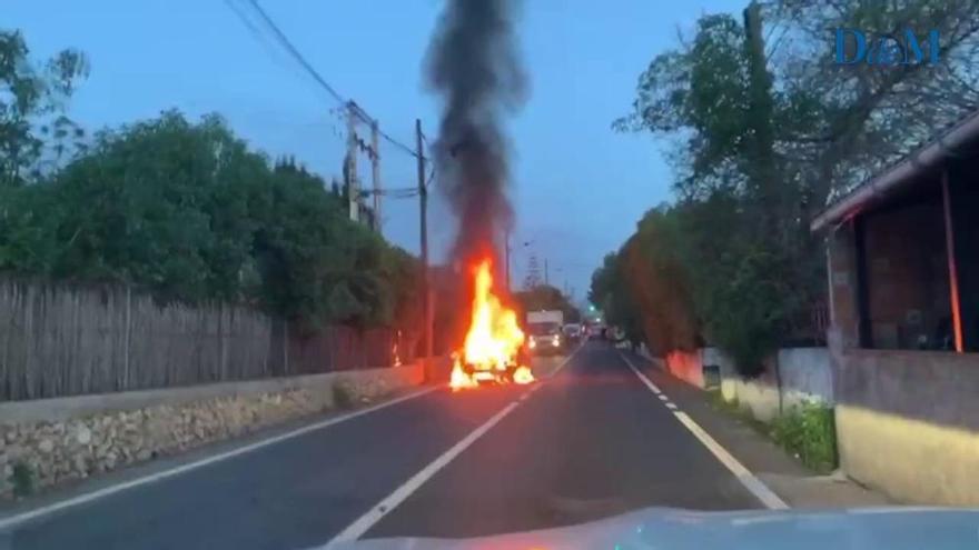 Incendio de dos coches en Palma