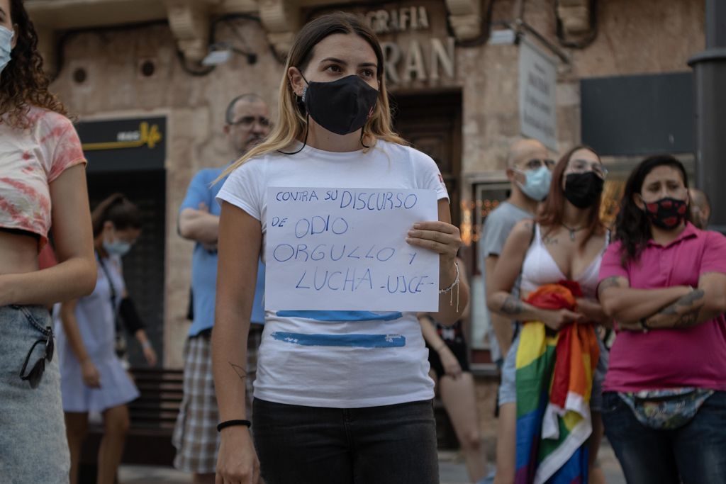 Imágenes de la protesta contra la LGTBI fobia en Cartagena