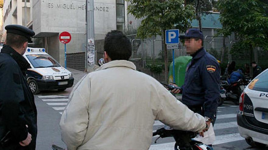 Cerco al tráfico de droga en los centros escolares