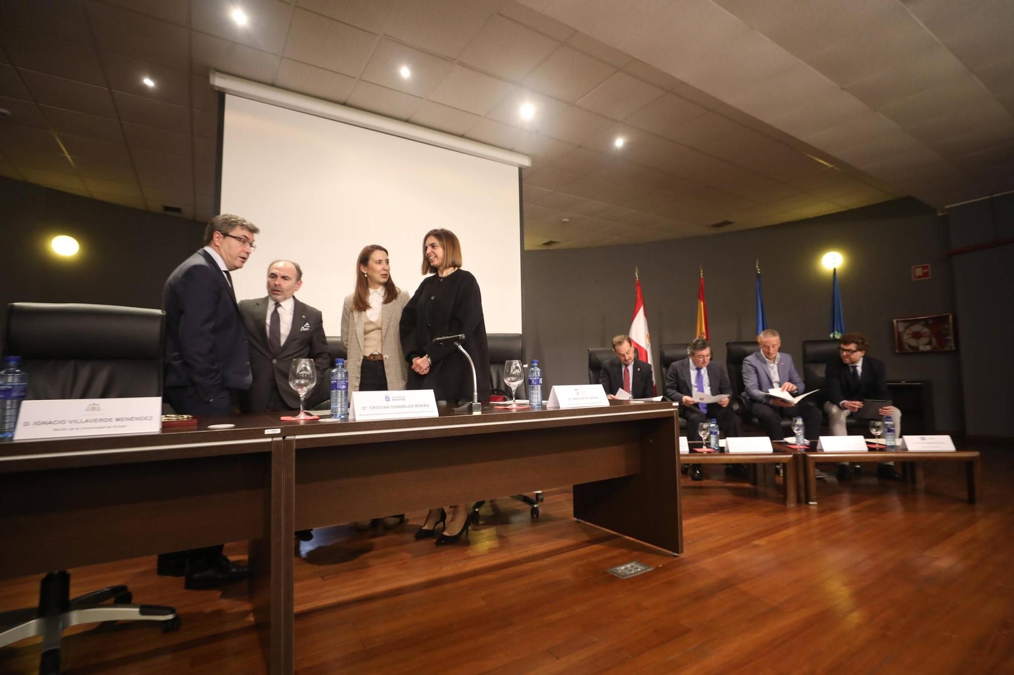 Así fue el acto de graduación en la Escuela de Marina Civil de Gijón (en imágenes)