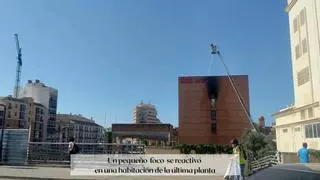 El fuego sigue sin extinguirse en el hotel Ibis de Málaga: se reactiva un pequeño foco