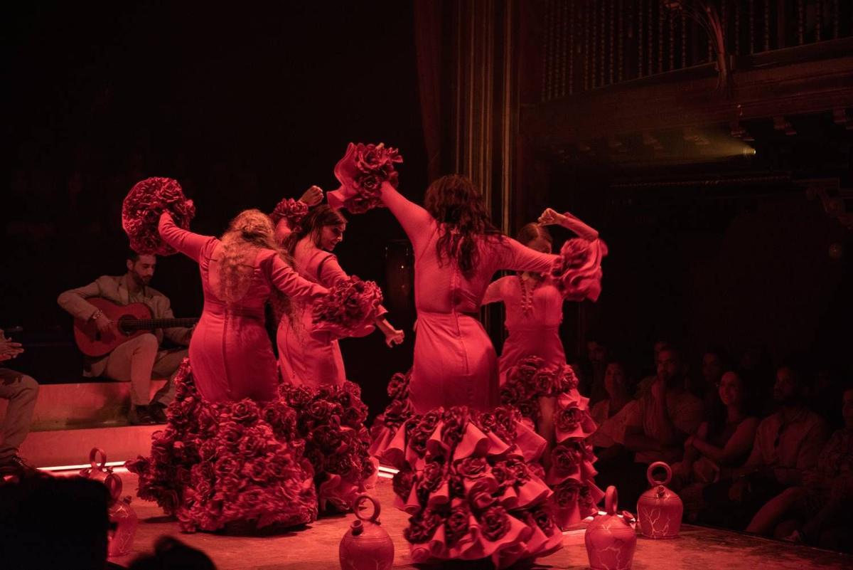 JALEOS JONDOS: Un show rompedor de flamenco