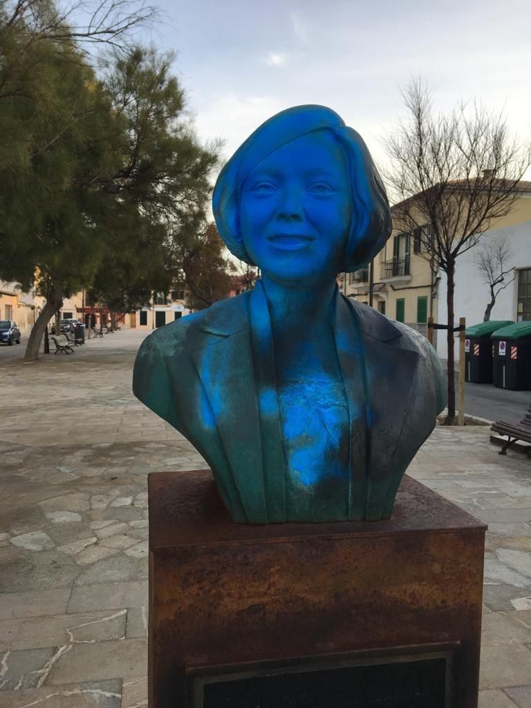 Busto de Aurora Picornell.