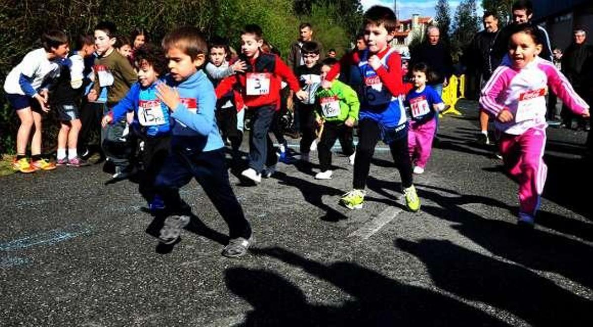 Dena celebra San José con uno de los maratones más concurridos de su historia