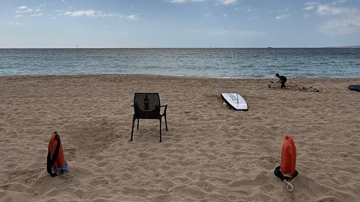 No hay duchas, pasarelas ni primeros auxilios