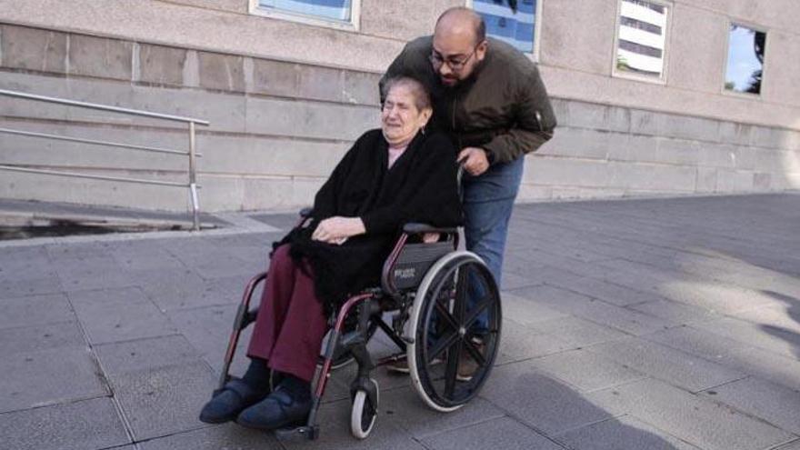 Juicio para el desahucio de Dolores Rosales, vecina de Santa Cruz de Tenerife de 91 años