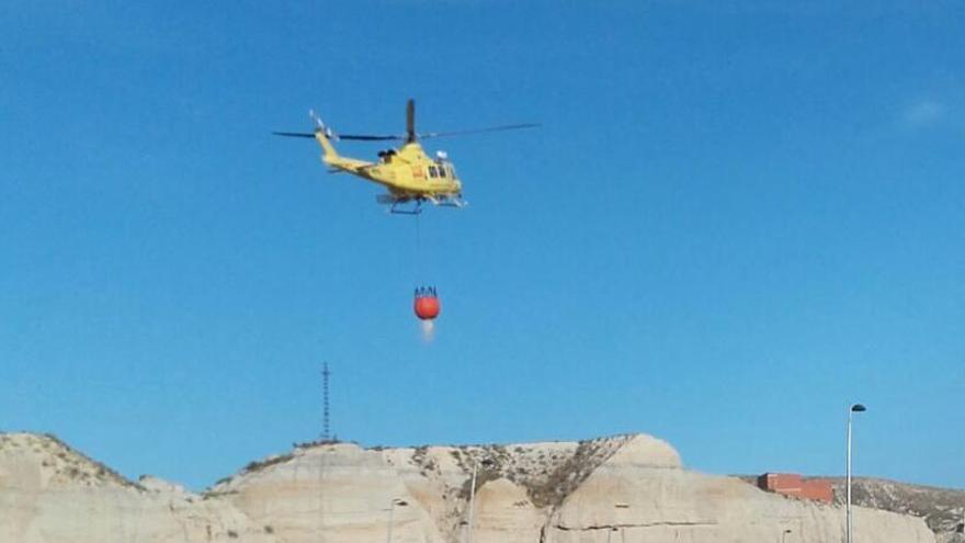 Susto al arder una hectárea de matorral en un solar