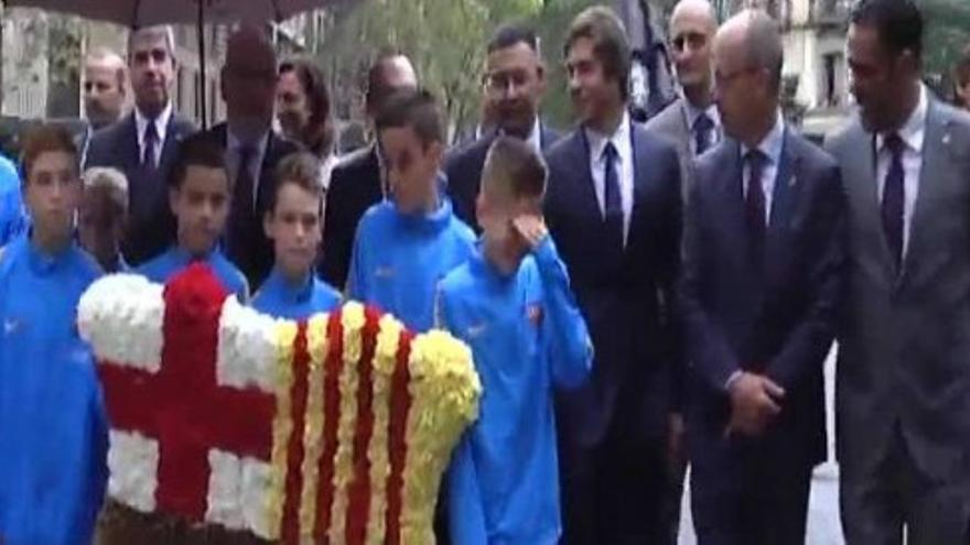 Barça y Español se suman a la Diada con su ofrenda floral