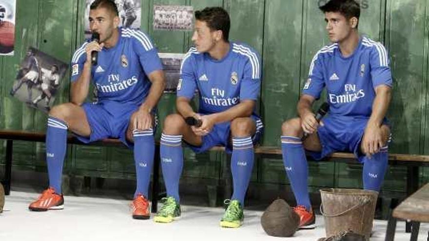 Benzema, Özil y Morata presentan la segunda equipación.