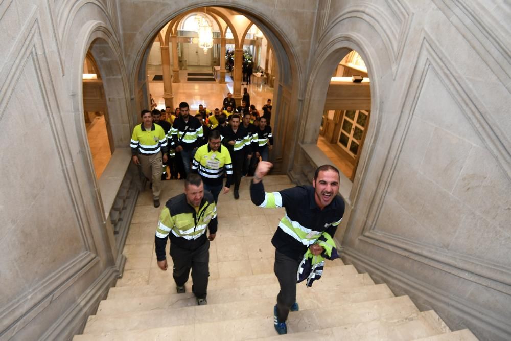 Prórroga de Ence | Los trabajadores de la pastera llevan sus protestas a la Diputación