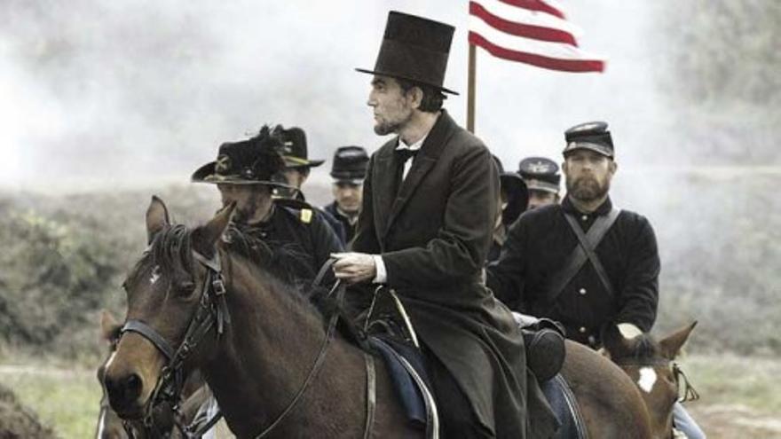 Lincoln preside los estrenos de cartelera